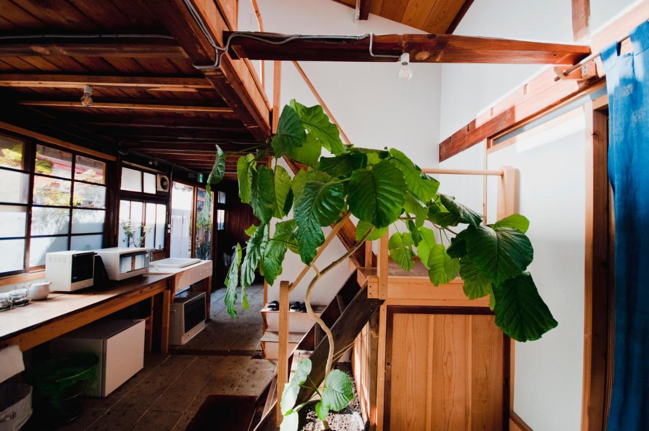 Hostel Saruya Fujiyoshida Extérieur photo