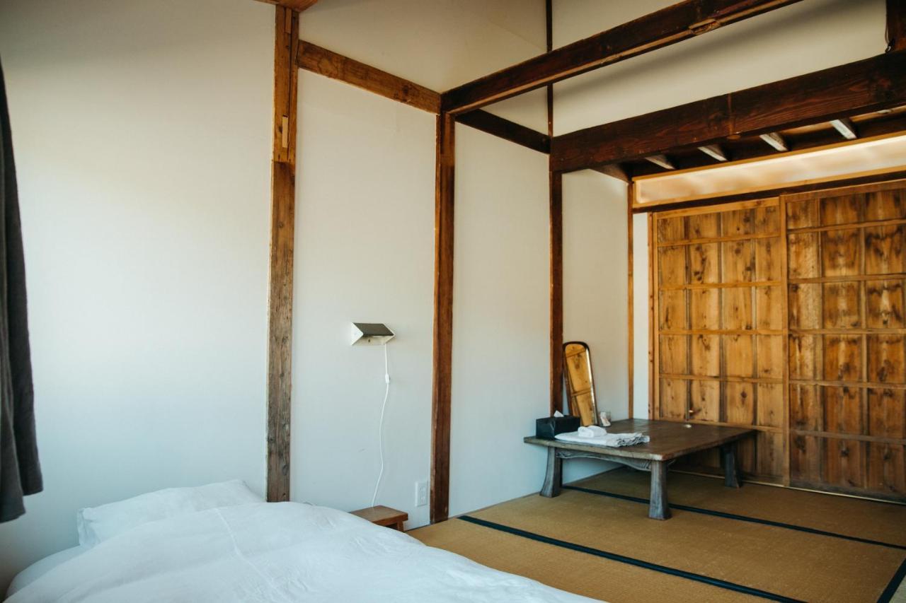 Hostel Saruya Fujiyoshida Extérieur photo
